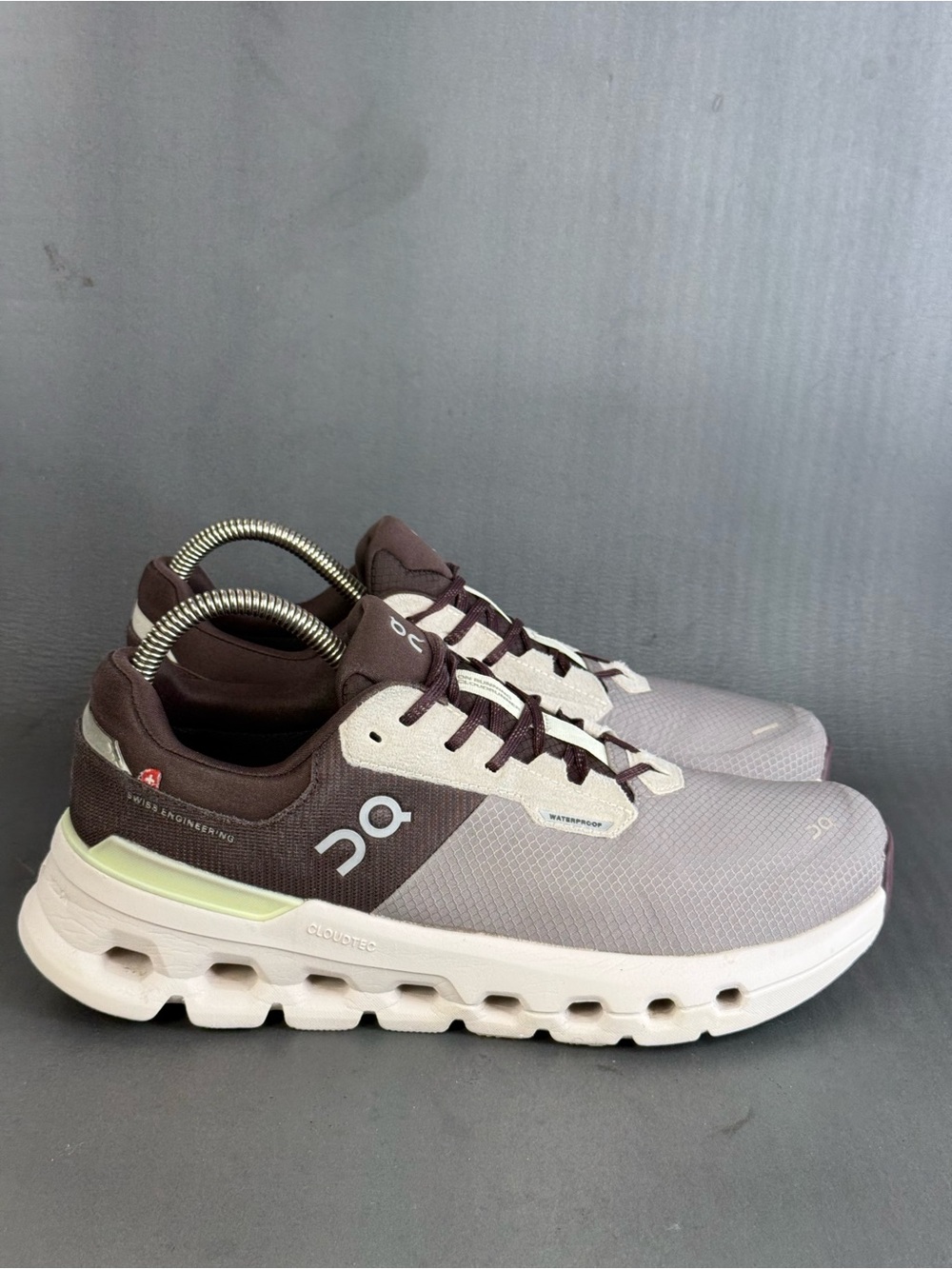 On Running Cloudrunner 2 Waterproof Zinc Seedling shoes women’s size 9.5